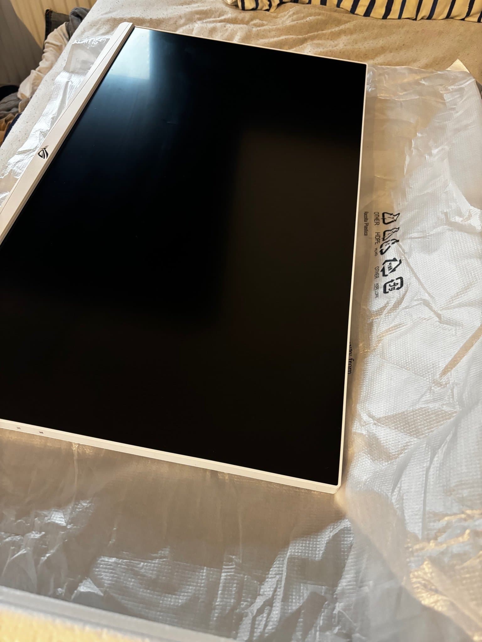 Ny ASUS ROG Strix XG27AQ-W datorskärm