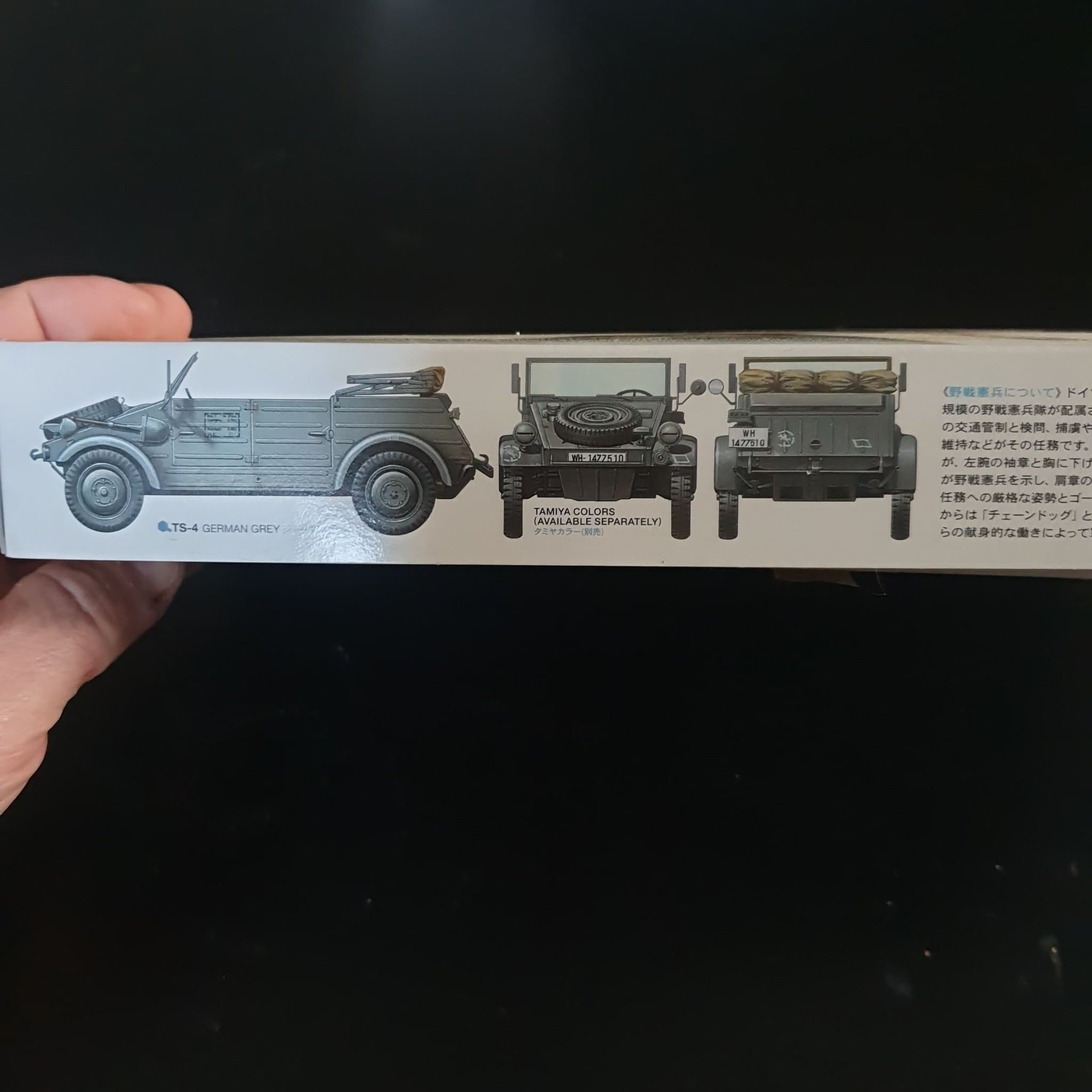 Tamiya Kübelwagen Typ 82 med tysk fältmilitärpolis 1:35 Skala Modellbyggsats