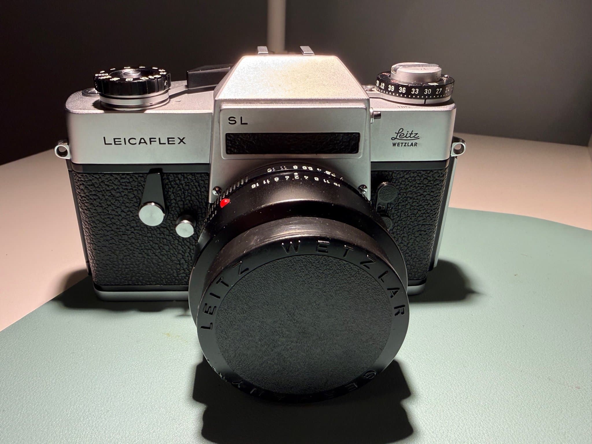 Leicaflex SL Analog Kamera med Summicron-R 1:2/50-objektiv