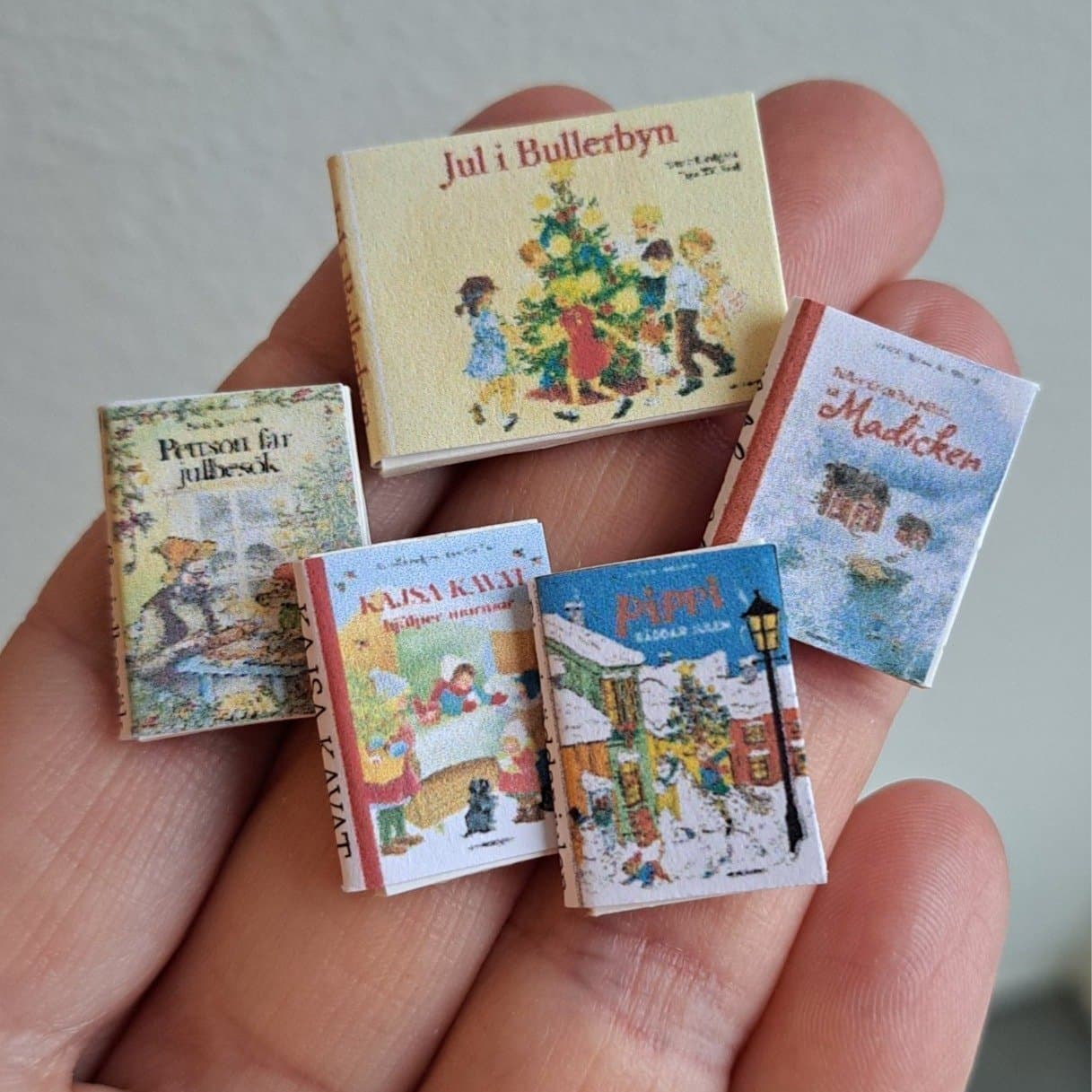 1:12 Miniatyr Dockhus Jul Barnböcker