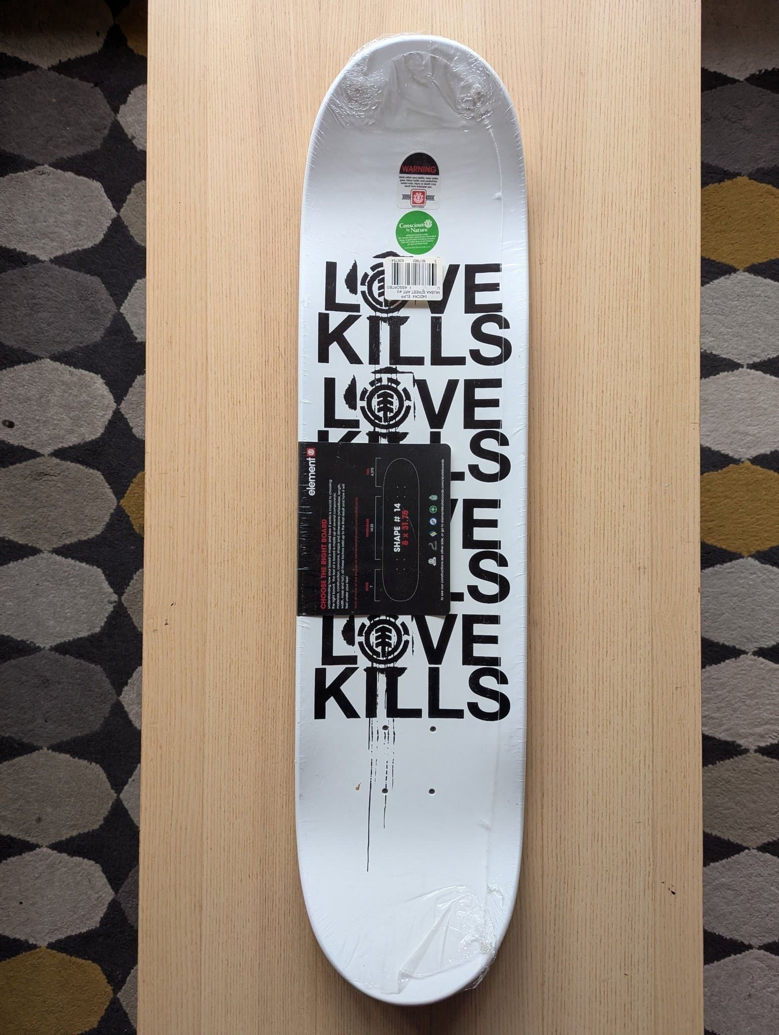 Element Skateboard Deck "Love Kills" Street Art Series 2 av Chad Muska