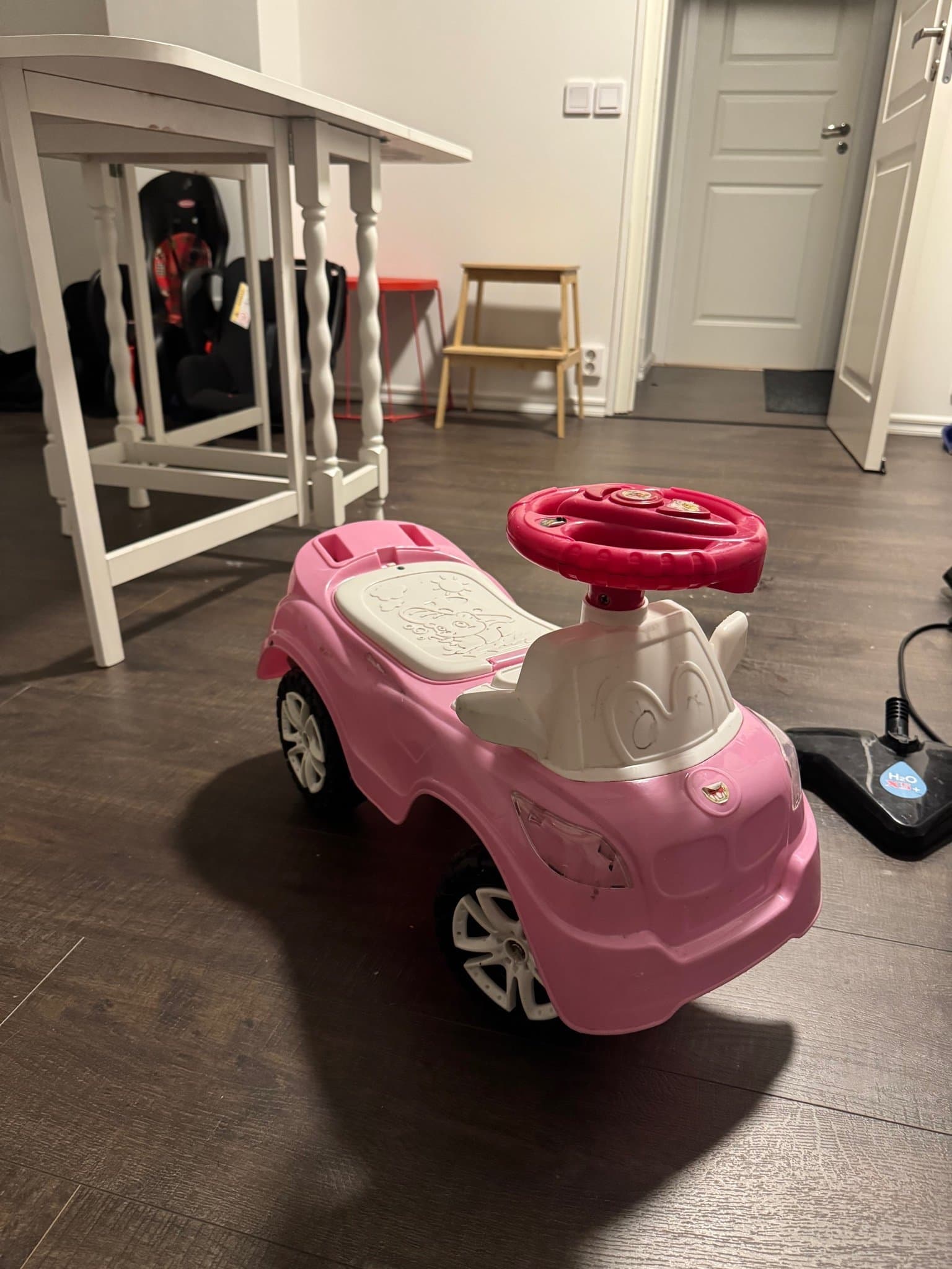 Rosa Gåbil / Sparkbil Barn – Med Ratt & Förvaring