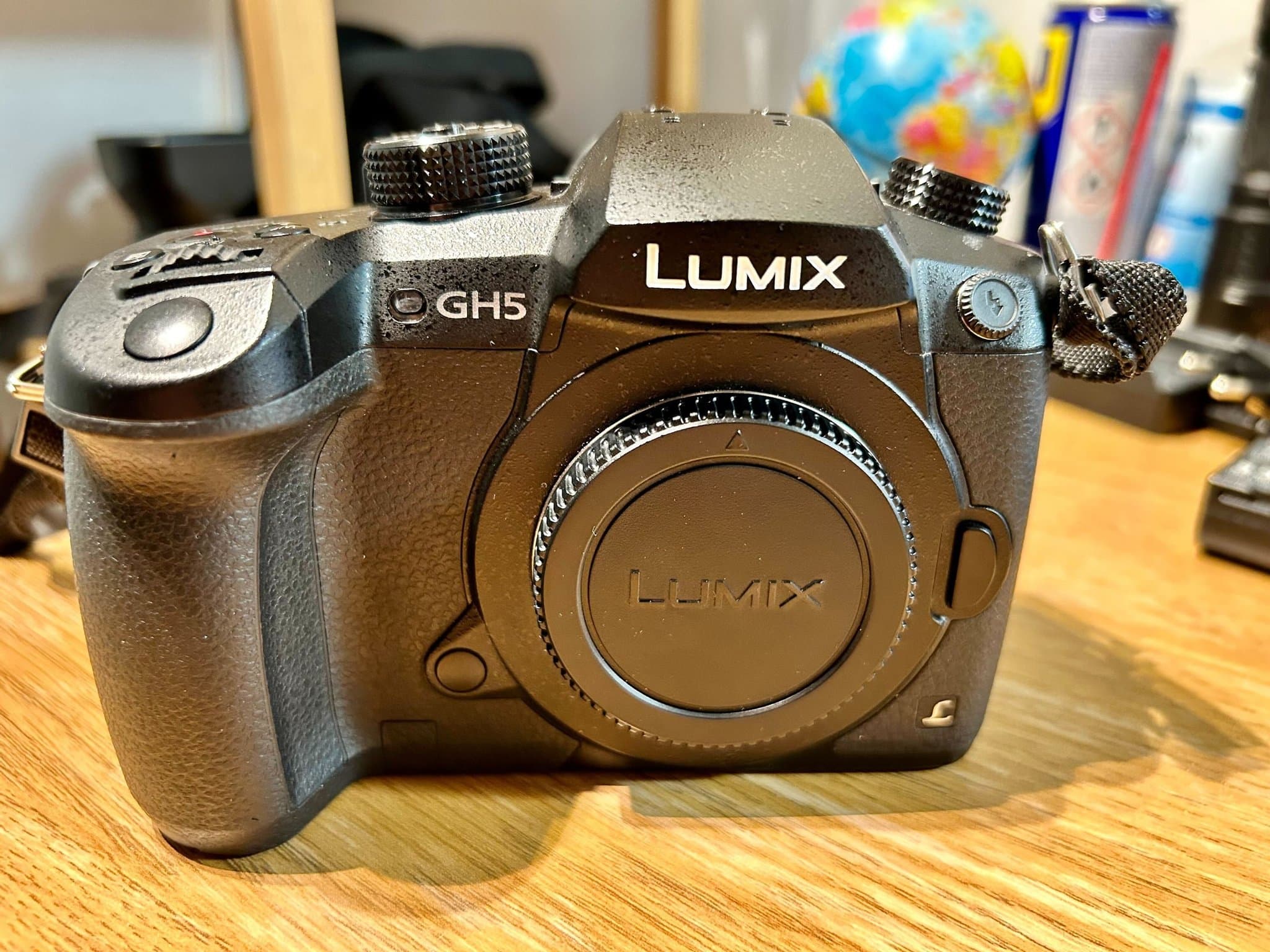 Panasonic Lumix GH5 – Excellent Condition + Battery Grip + 2 Batteries