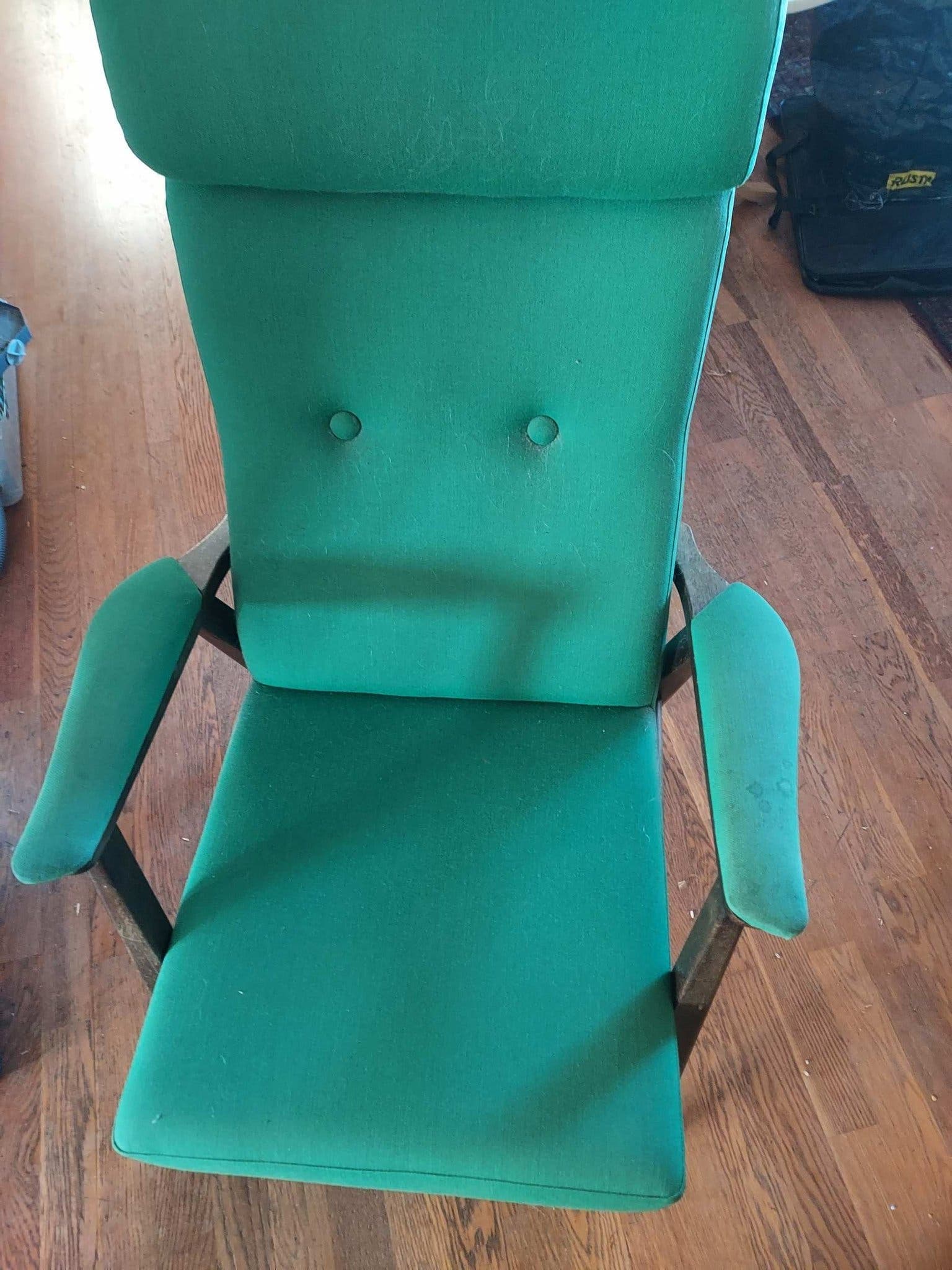 Fåtölj 50/60-tal Grön Tyg av Blandad Ull / Syntet Sitsens Höjd fram ca 40 cm