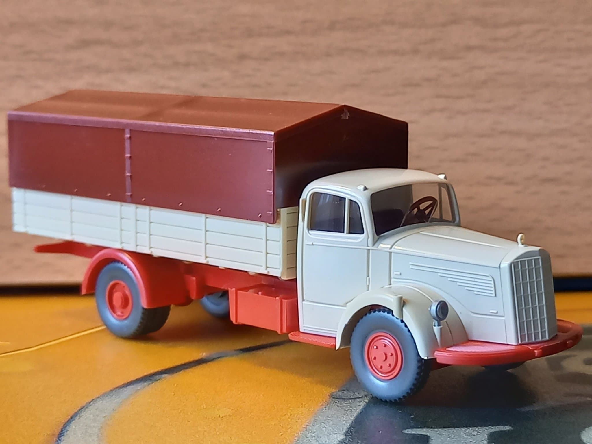 Mercedes L6600