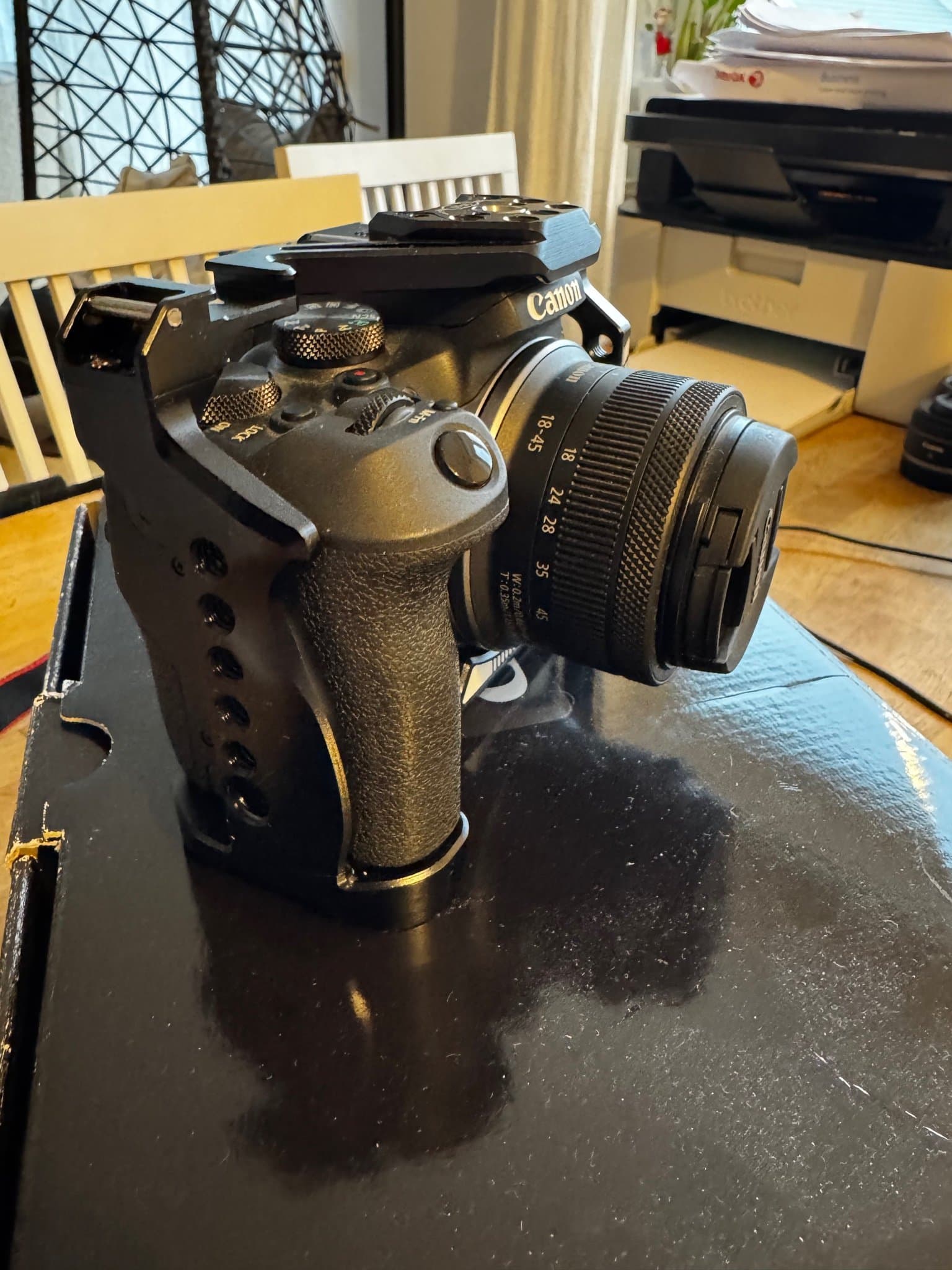 Canon R10 med 18-45 RF