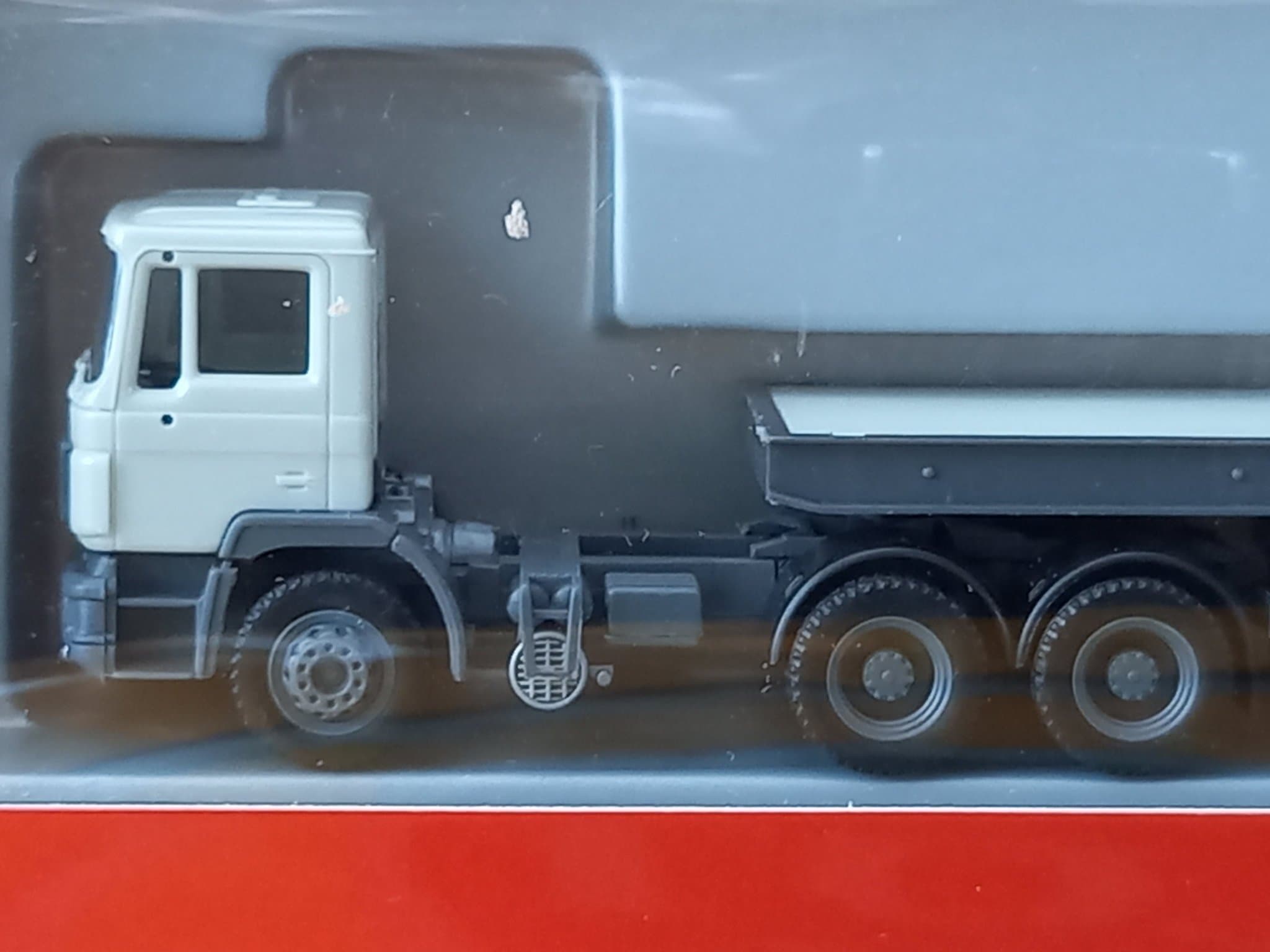 MAN F90 + Tiefladersattelzug