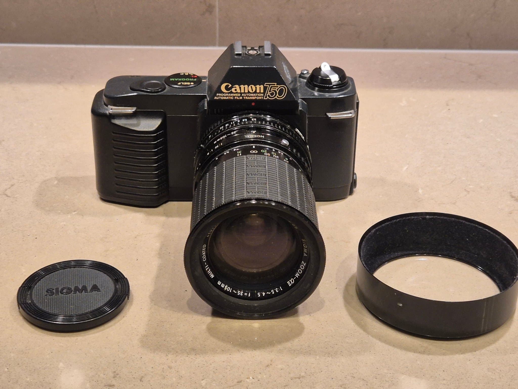 Canon T50 med Sigma zoomobjektiv