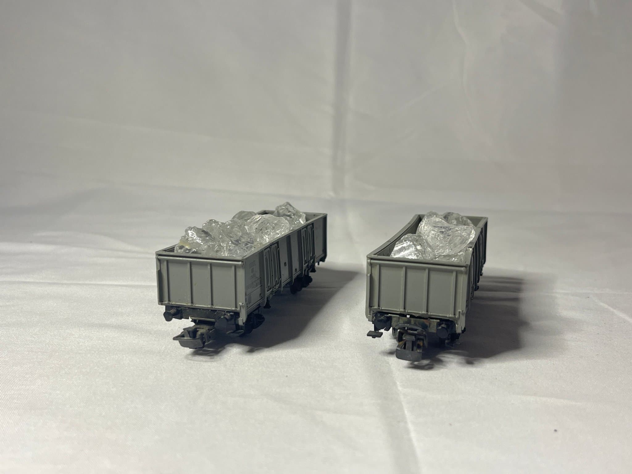 Märklin 2st Höga godsvagnar med kristallblock