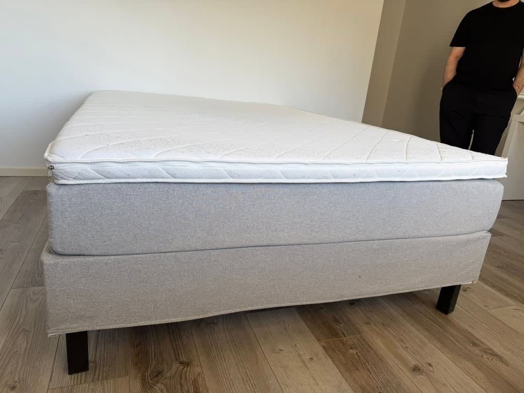 Komplett kontinentalsäng 140 cm, gratis Hemkörning