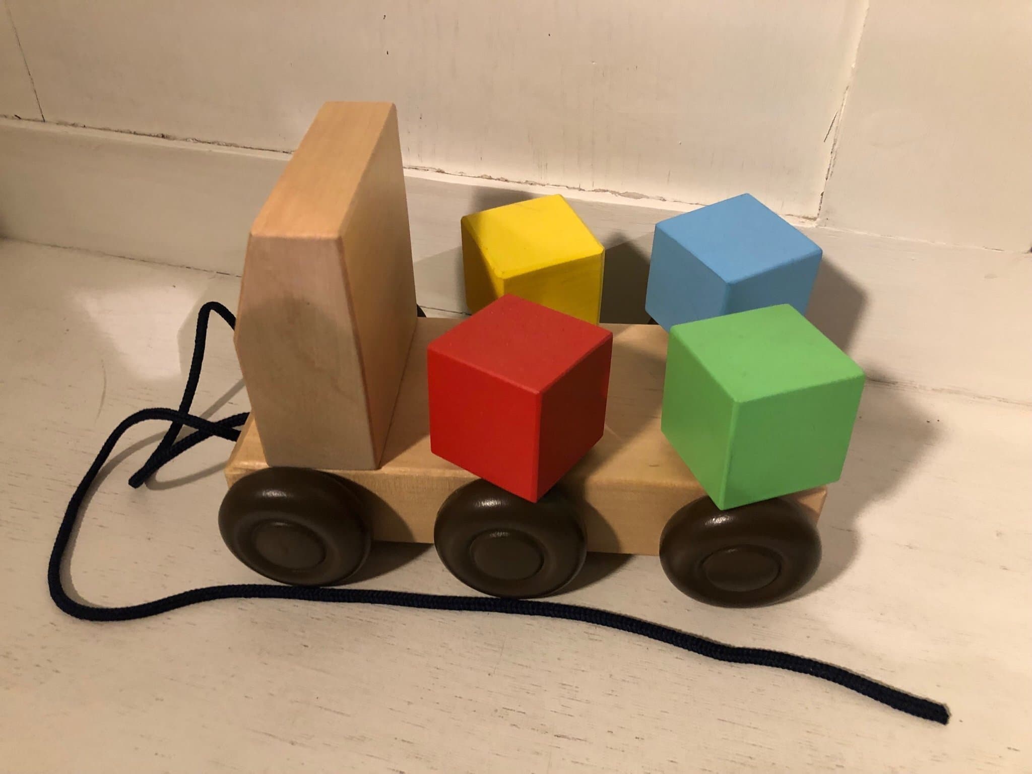 Träbil med klossar