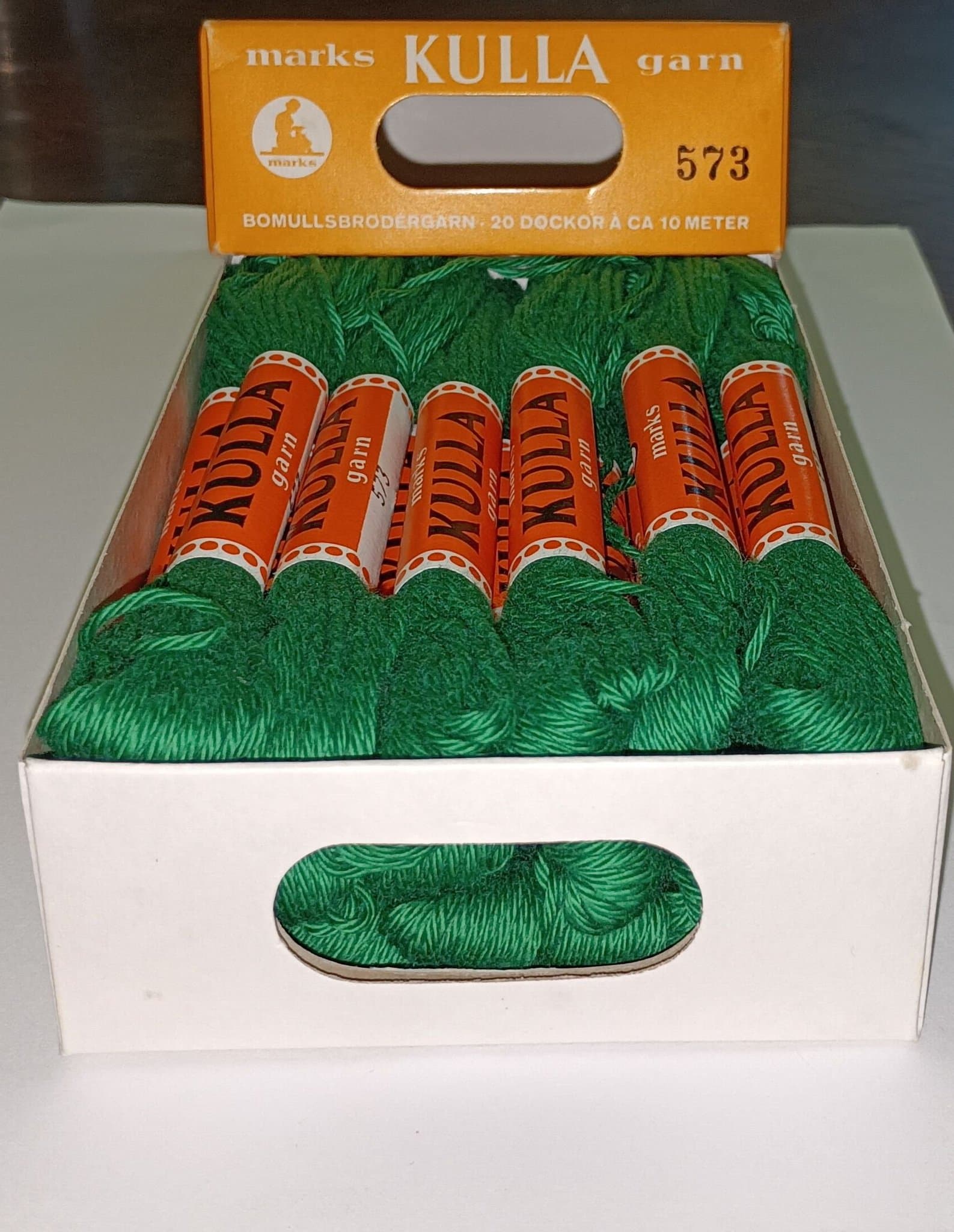 KULLA-GARN, nr. 573 / 20 st dockor / NYA / OANVÄNDA!