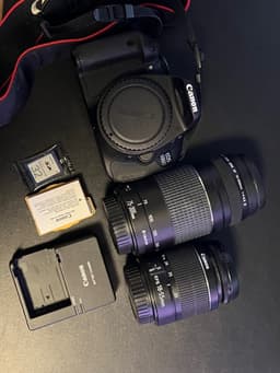 Canon EOS 600D Systemkamera med två objektiv