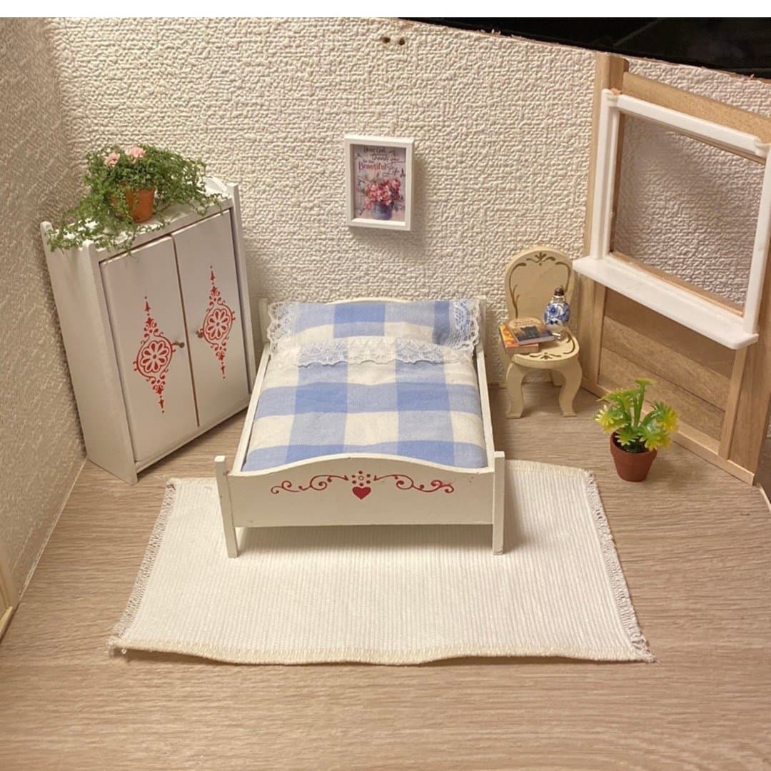 Dubbelsäng med dubbelgarderob till Lundby dockskåp