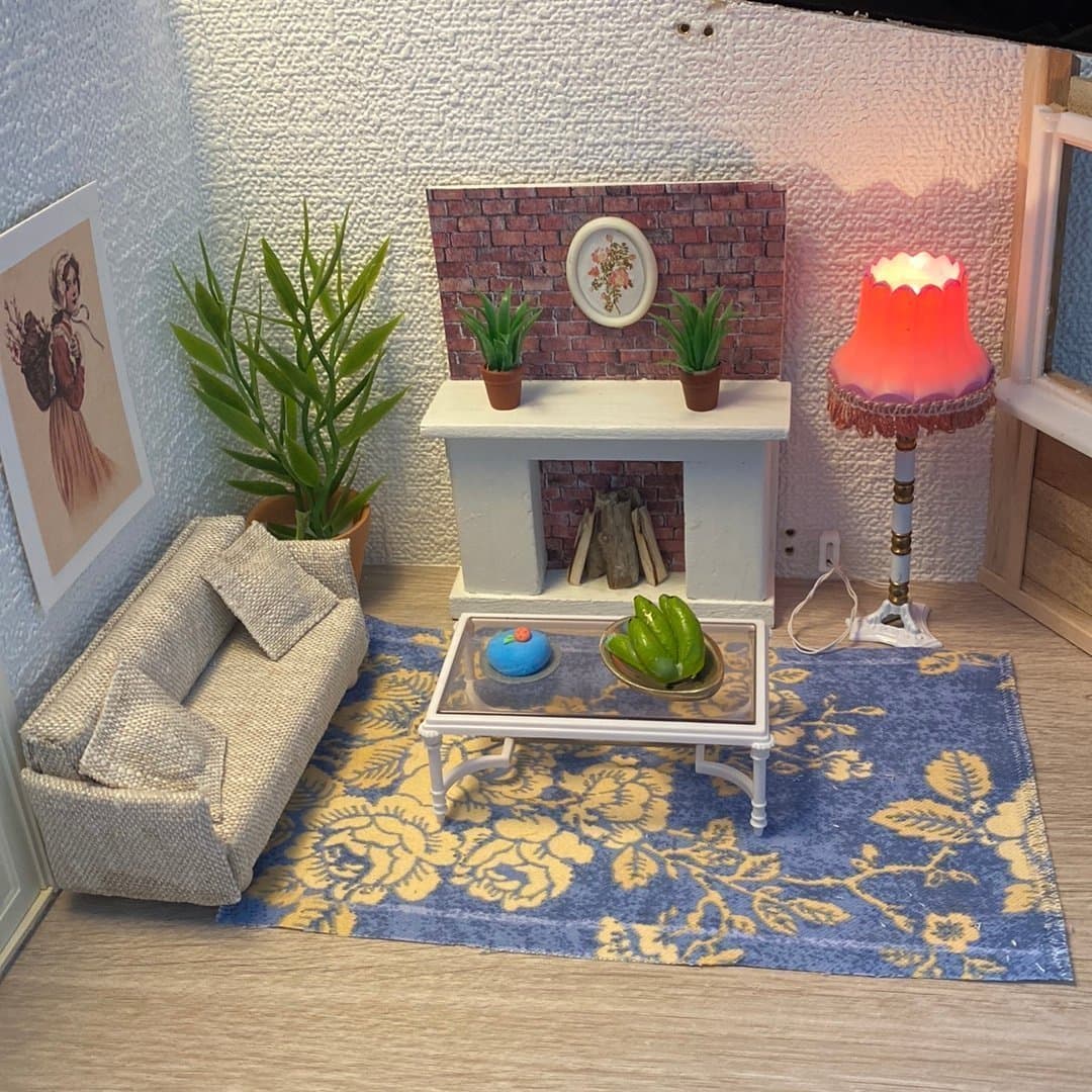 Soffa, soffbord och eldstad, passar till Lundby dockskåp