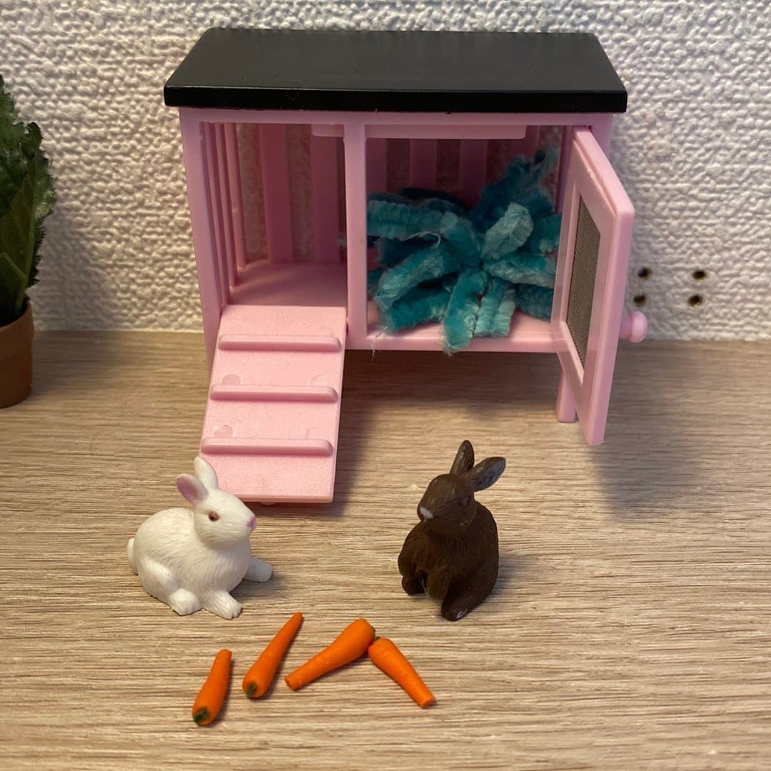 Lundby Dockskåp Kaninbur med kaniner och katter