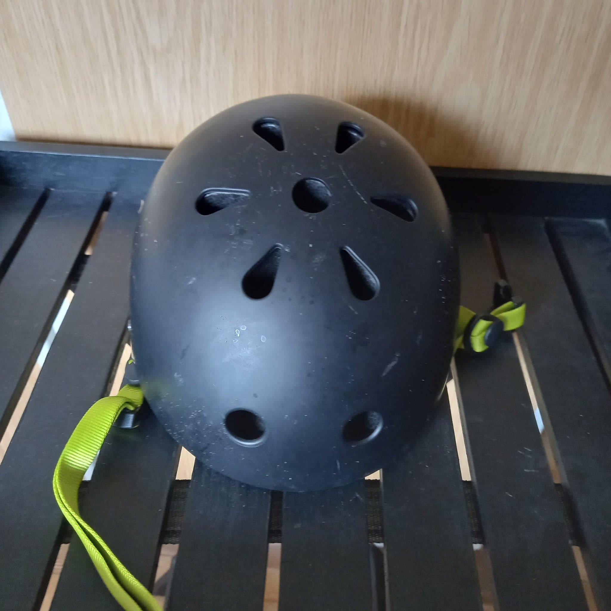 Endurance cykelhjälm, svart