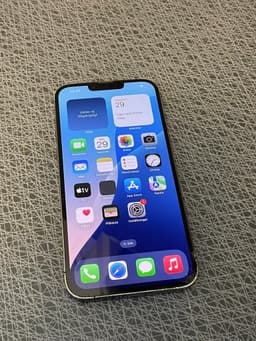 iPhone 13 Pro Max 128 GB - Olåst - Trasigt Bak och Frame