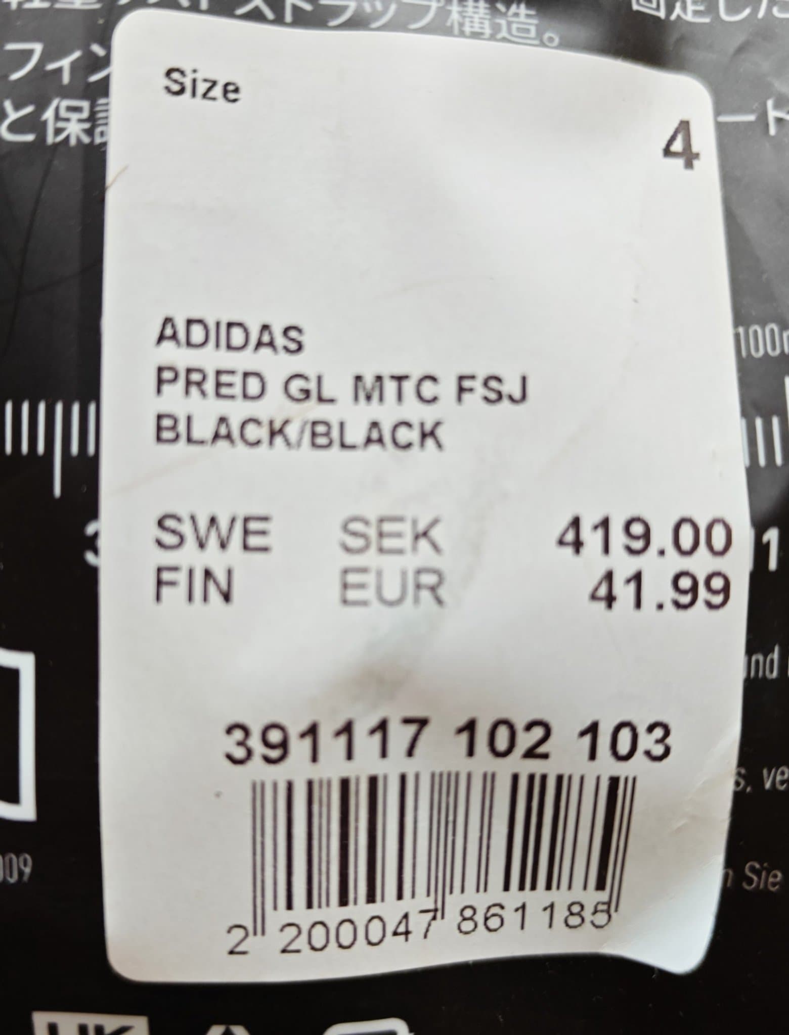 Nya målvaktshandskar, Adidas med fingersave strl 4