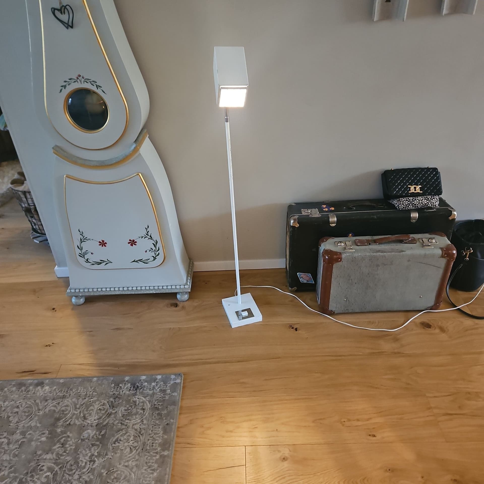 Golvlampa, vit kuben