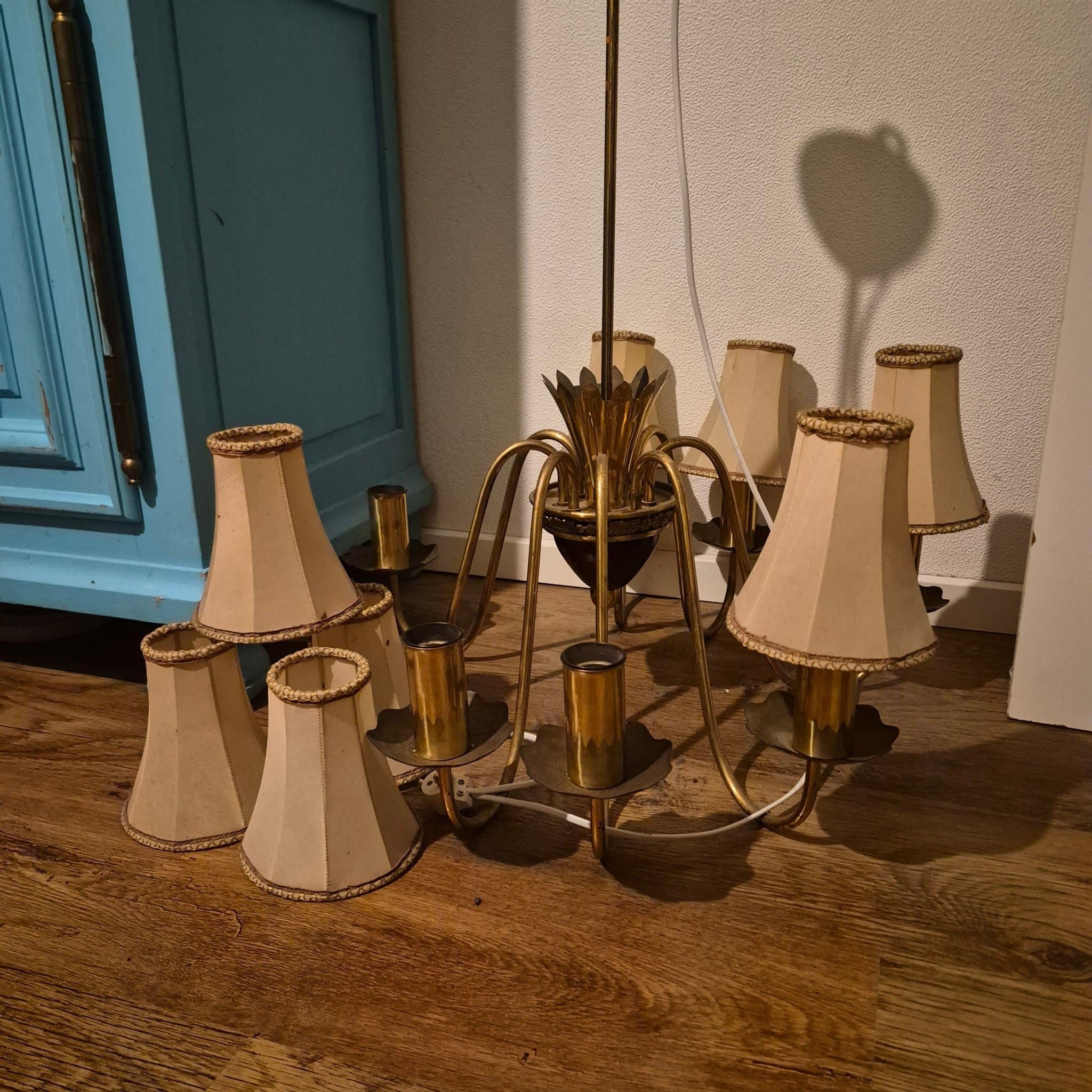 Lampa med 8 armar, hängt i mitt kök