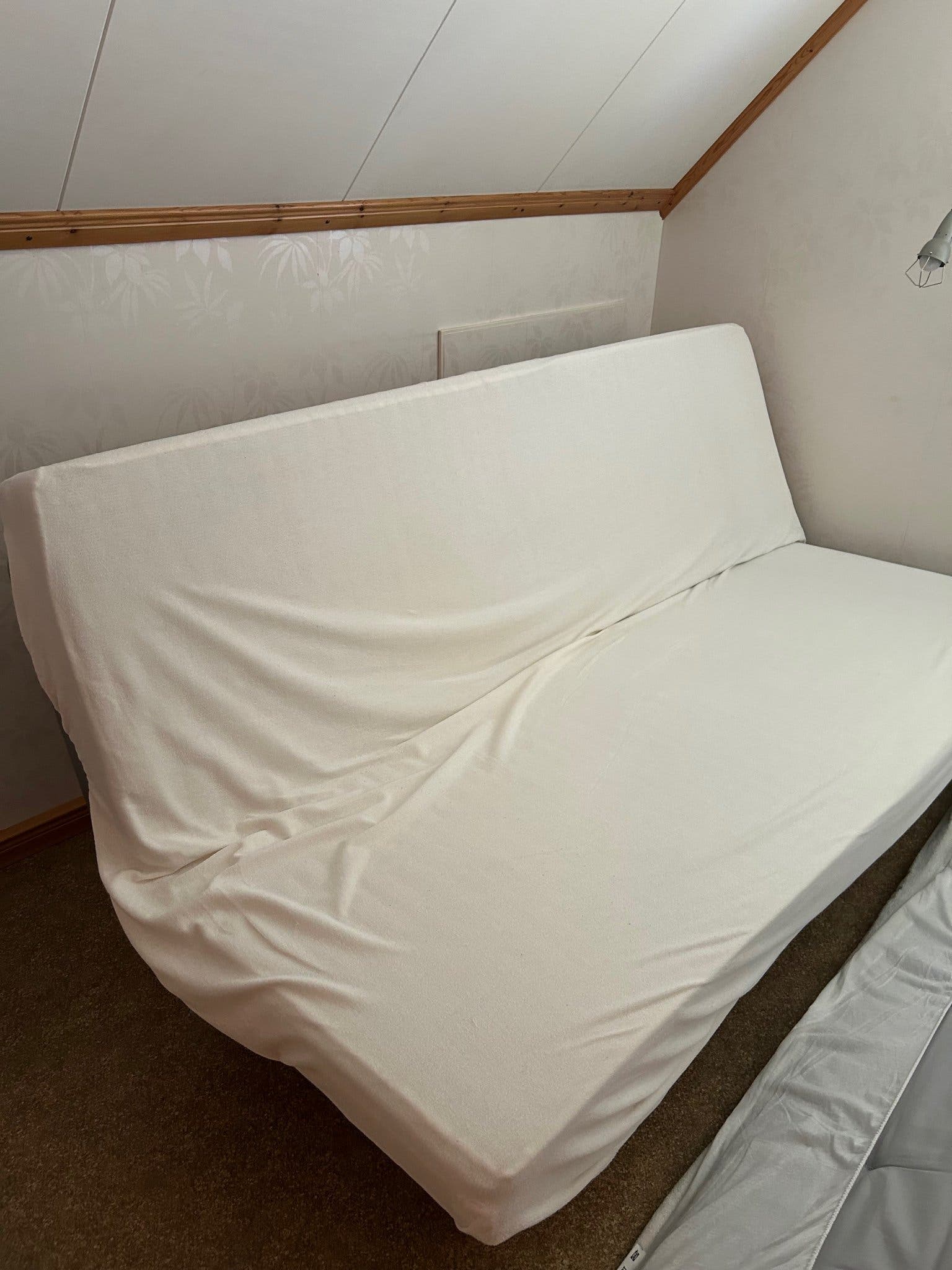 Bäddsoffa med madrass