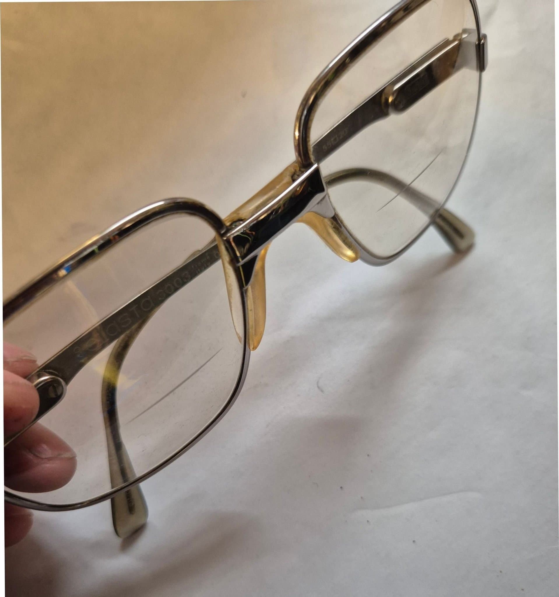 Vintage Elasta 3003 Glasögon med fodral och rengöringsduk