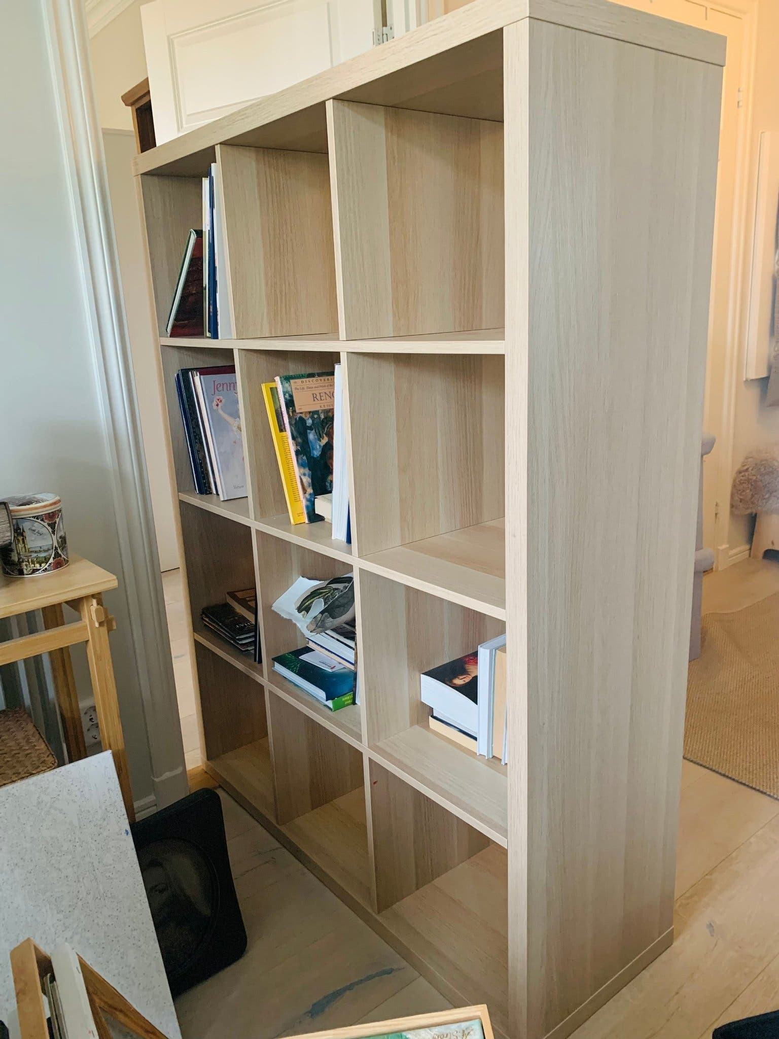 Kallax bokhylla/ rumsavdelare från IKEA