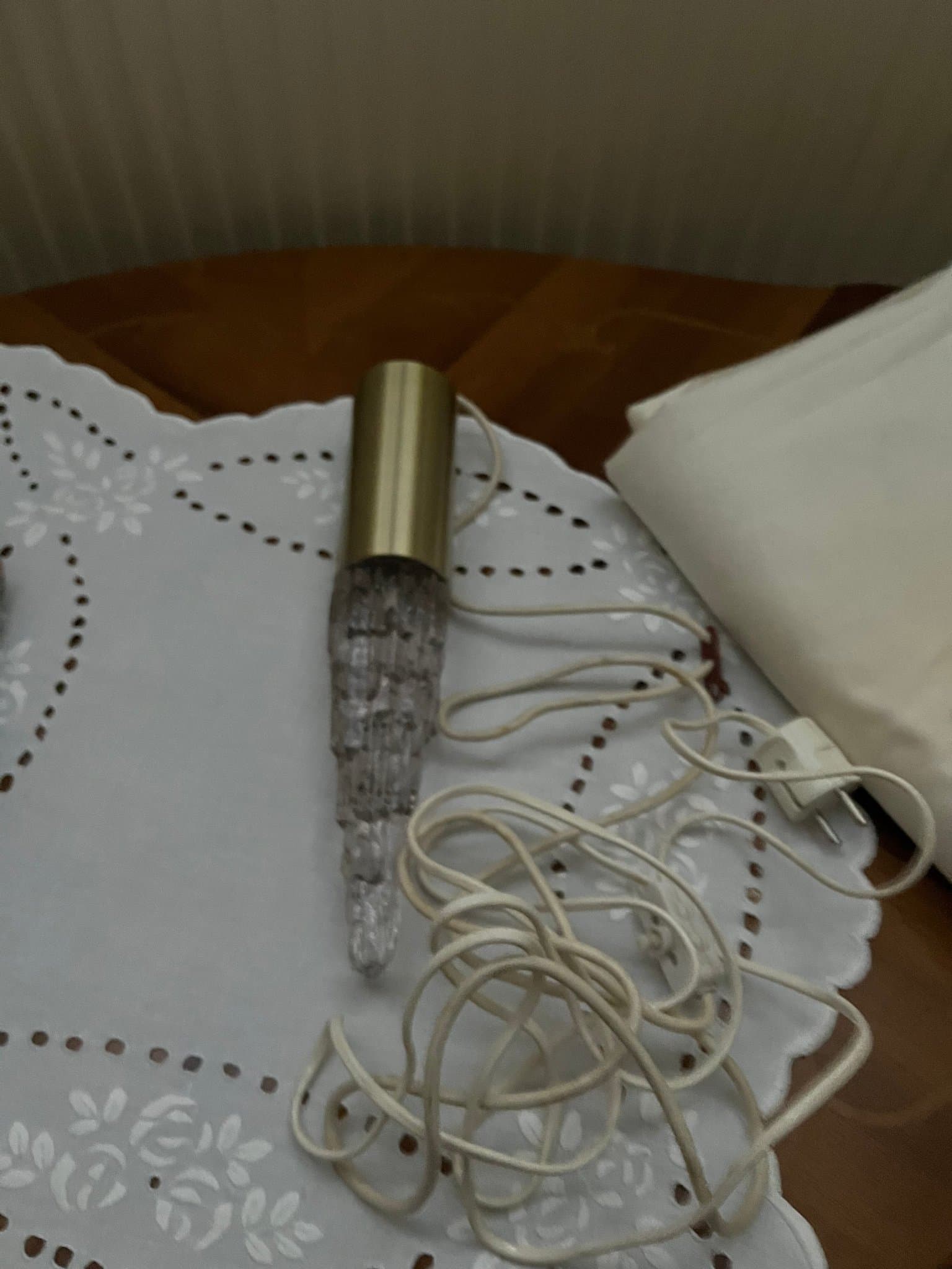 ISTAPP STOR LAMPA - FÖNSTERLAMPA med fina detaljer