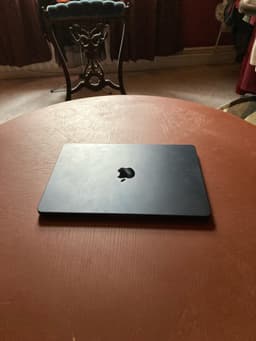 MacBook Air 13” M4 16 GB