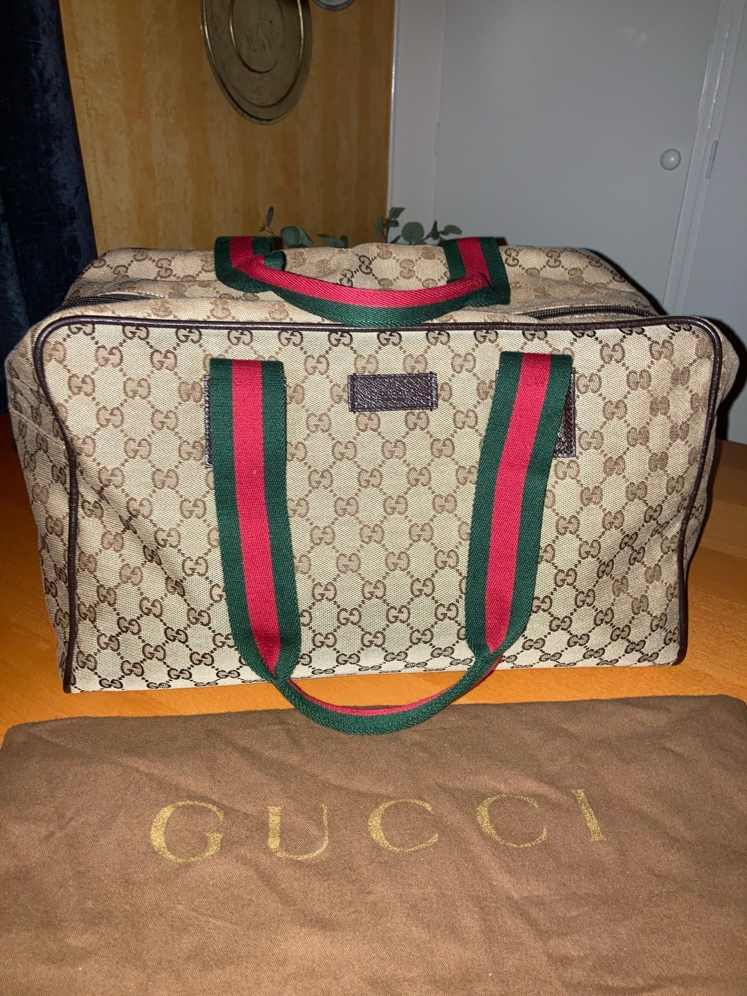 Oanvänd GUCCI Full Moon Weekendbag | Äkthetsintyg | Modell 153240