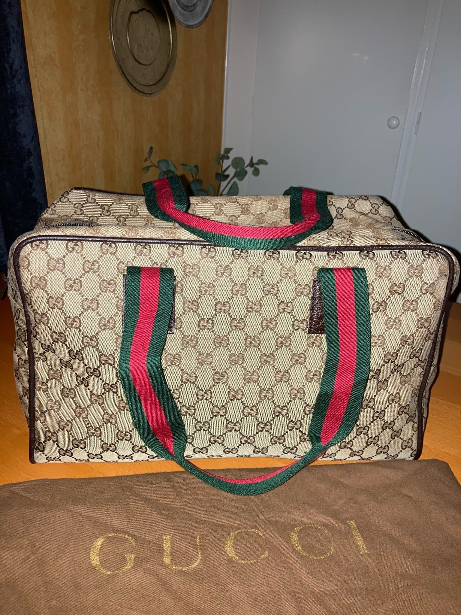 Oanvänd GUCCI Full Moon Weekendbag | Äkthetsintyg | Modell 153240