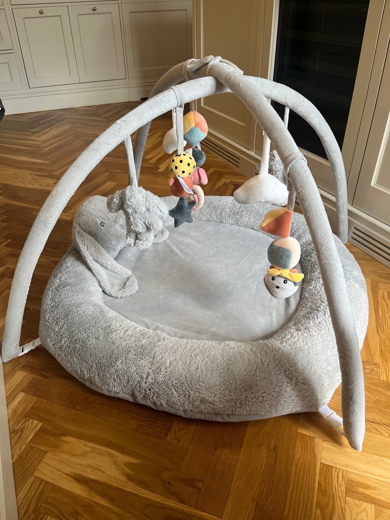 Stoy babygym + extra leksaker Kids Concept!