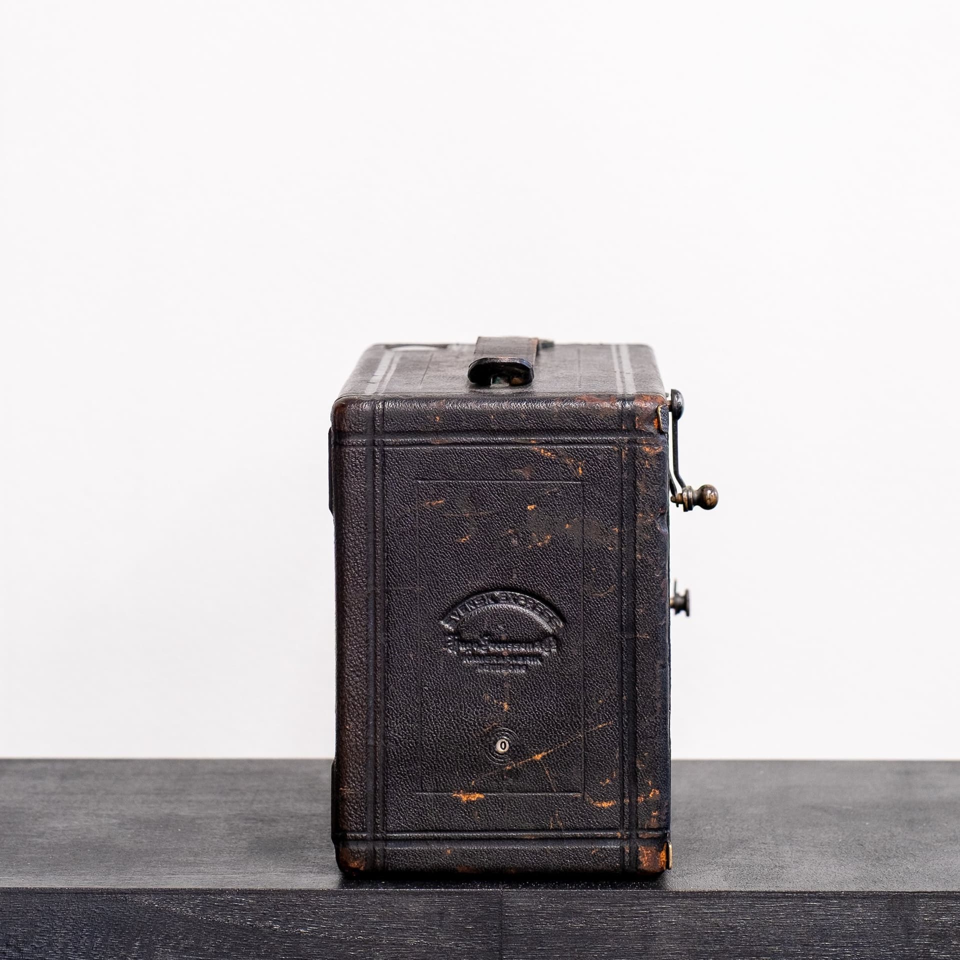 Svensk Express – Unik Antik Lådkamera från Hugo Svensson & Co (ca 1895-1905)