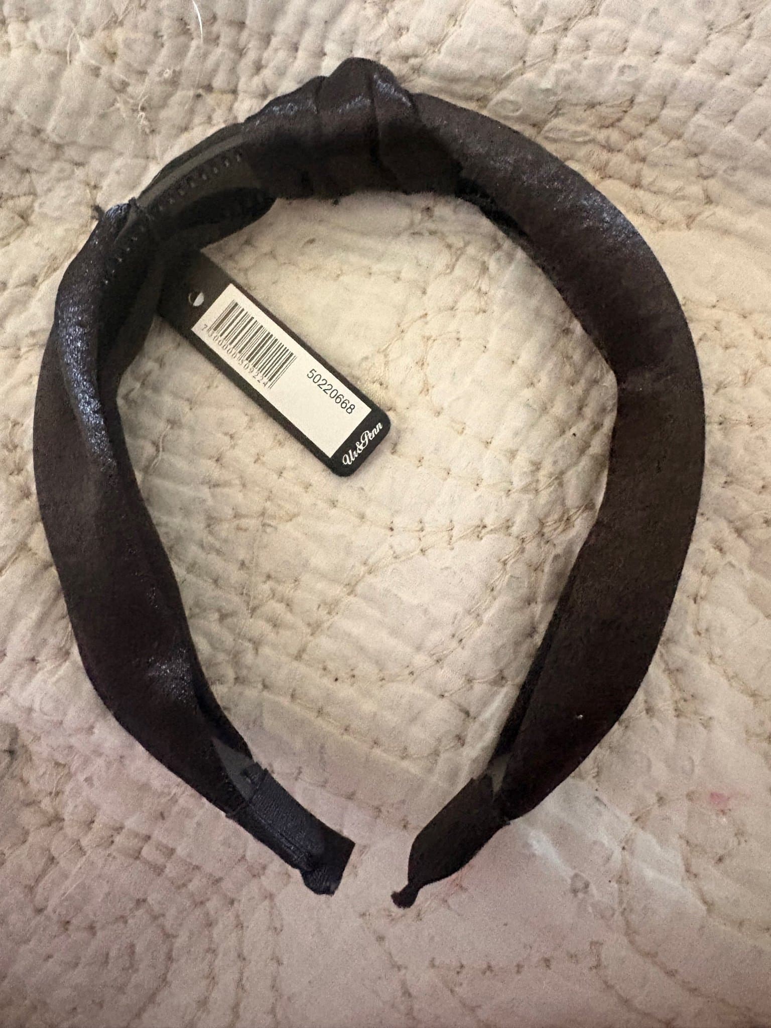 Montini svart hårband från Ur&Penn