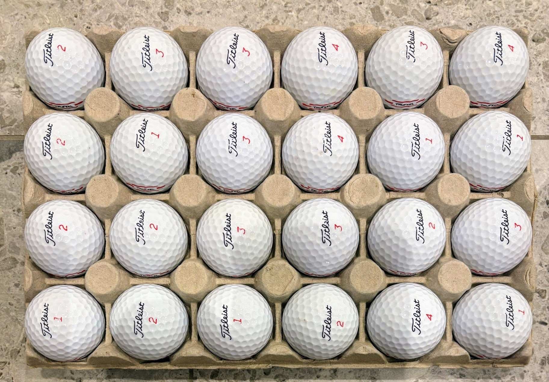 GOLFBOLLAR 24 st Titleist Trufeel 2025 FINT SKICK UTAN REKLAM & MARKERINGAR #111