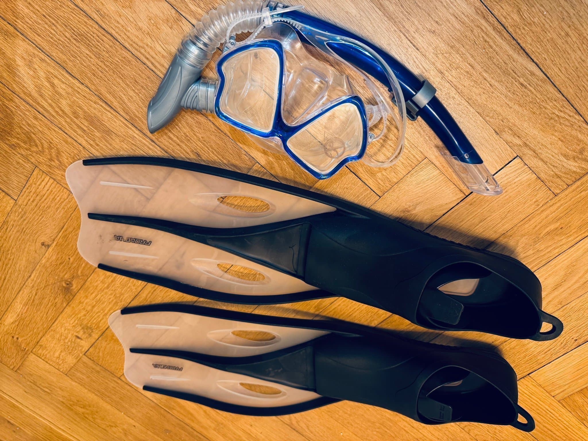 Snorkelset med fenor, mask och snorkel