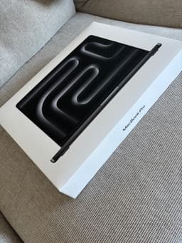 Helt ny MacBook Pro 14 tum M5 Pro 24 GB minne 1 TB lagring 2026 modell