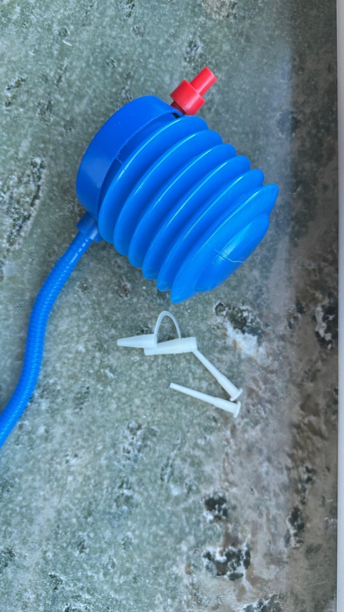 Gymboll 65 cm med pump – fungerar bra