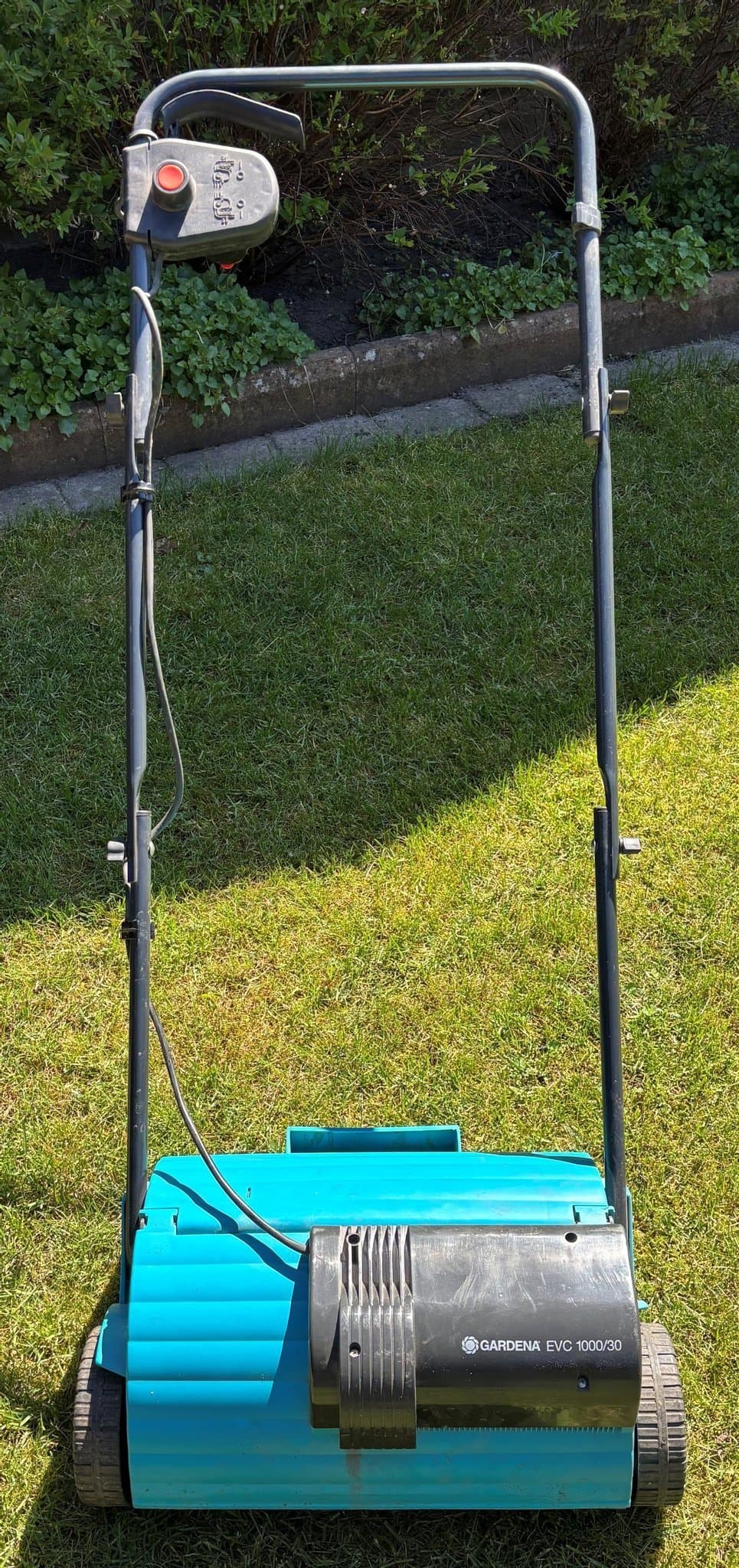 Vertikalskärare Gardena EVC 1000/30