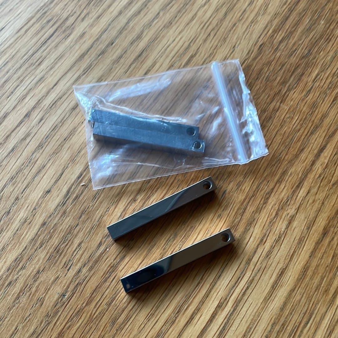 4 stycken Berlock/halsbandshänge, rostfritt stål ca 40 mm