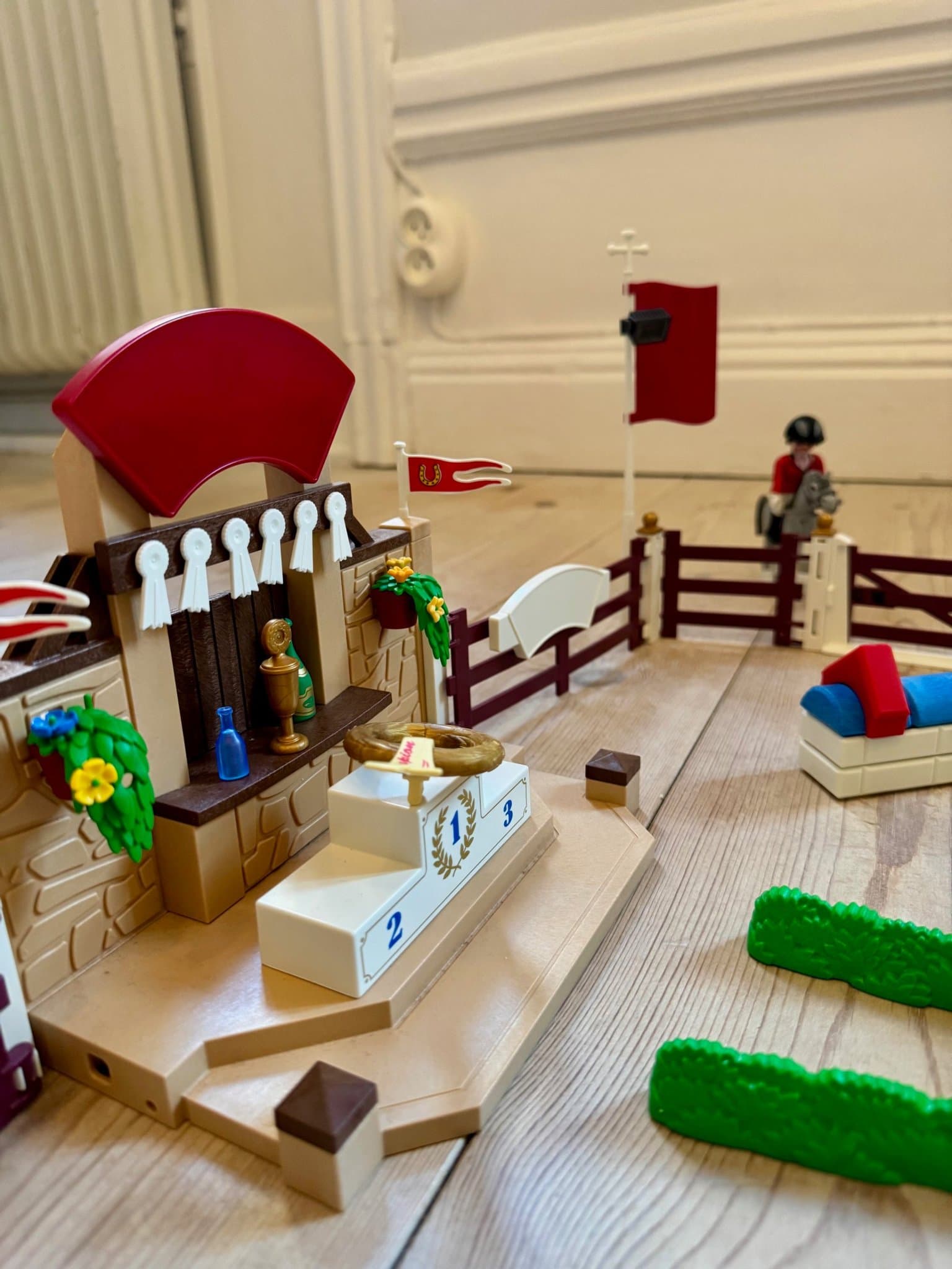 Playmobil Country - paket med 8 set, hästgård