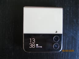 Samsung Galaxy Z Flip4 Bespoke Edition.