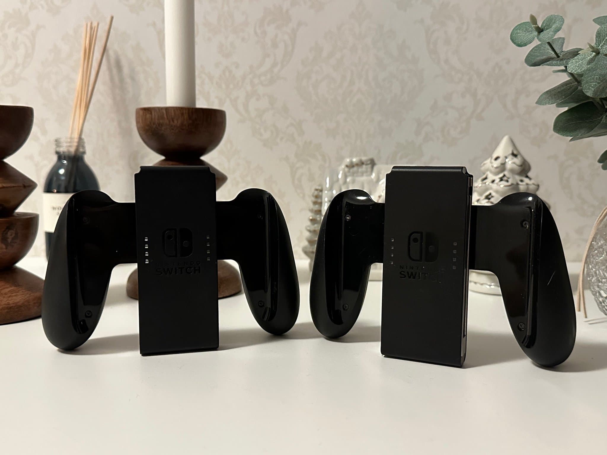 2st Original Nintendo Switch Joy-Con Grip (Fint Skick)