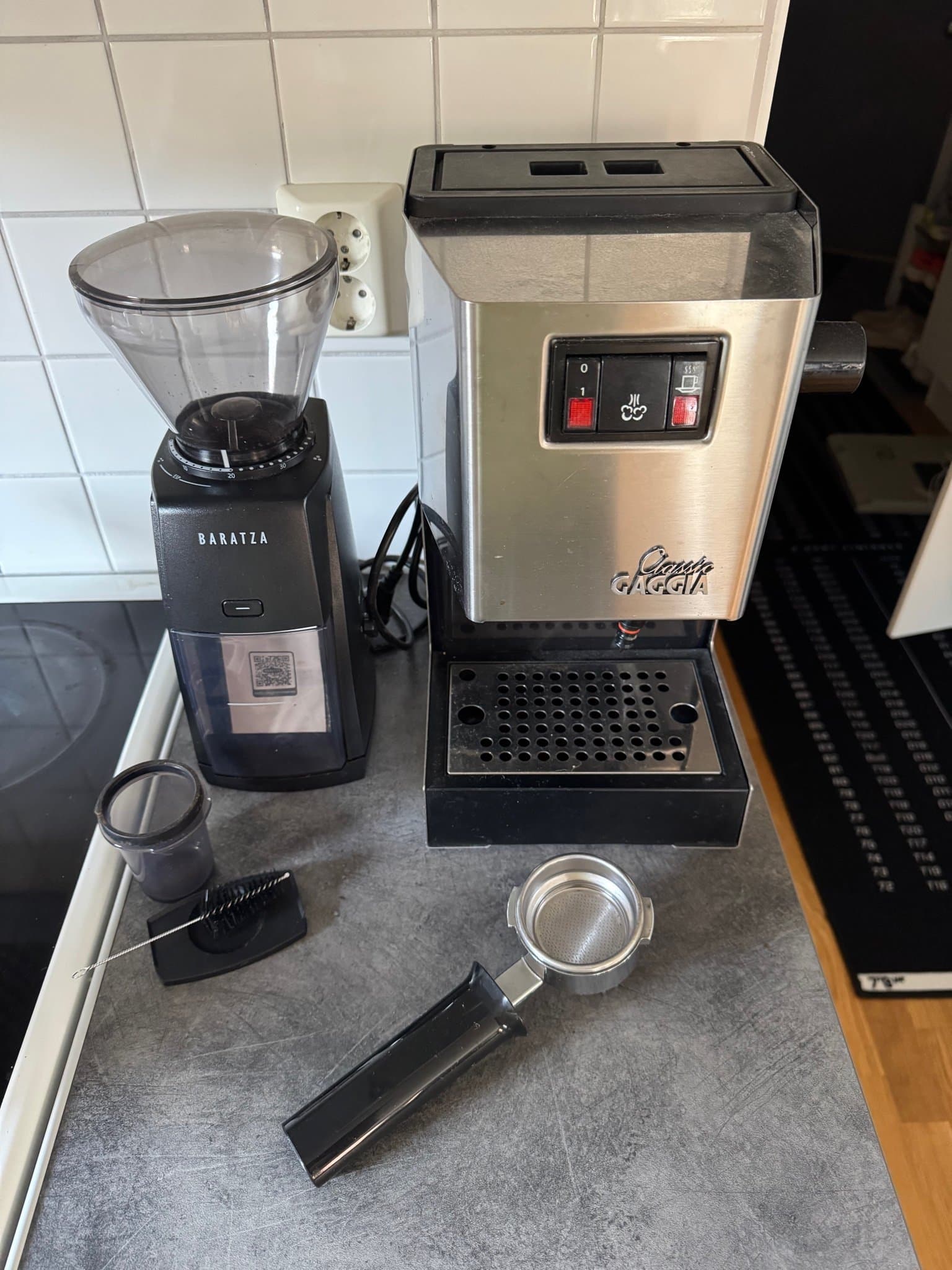 Espressomaskin Gaggia Classic och kaffekvarn Baratza