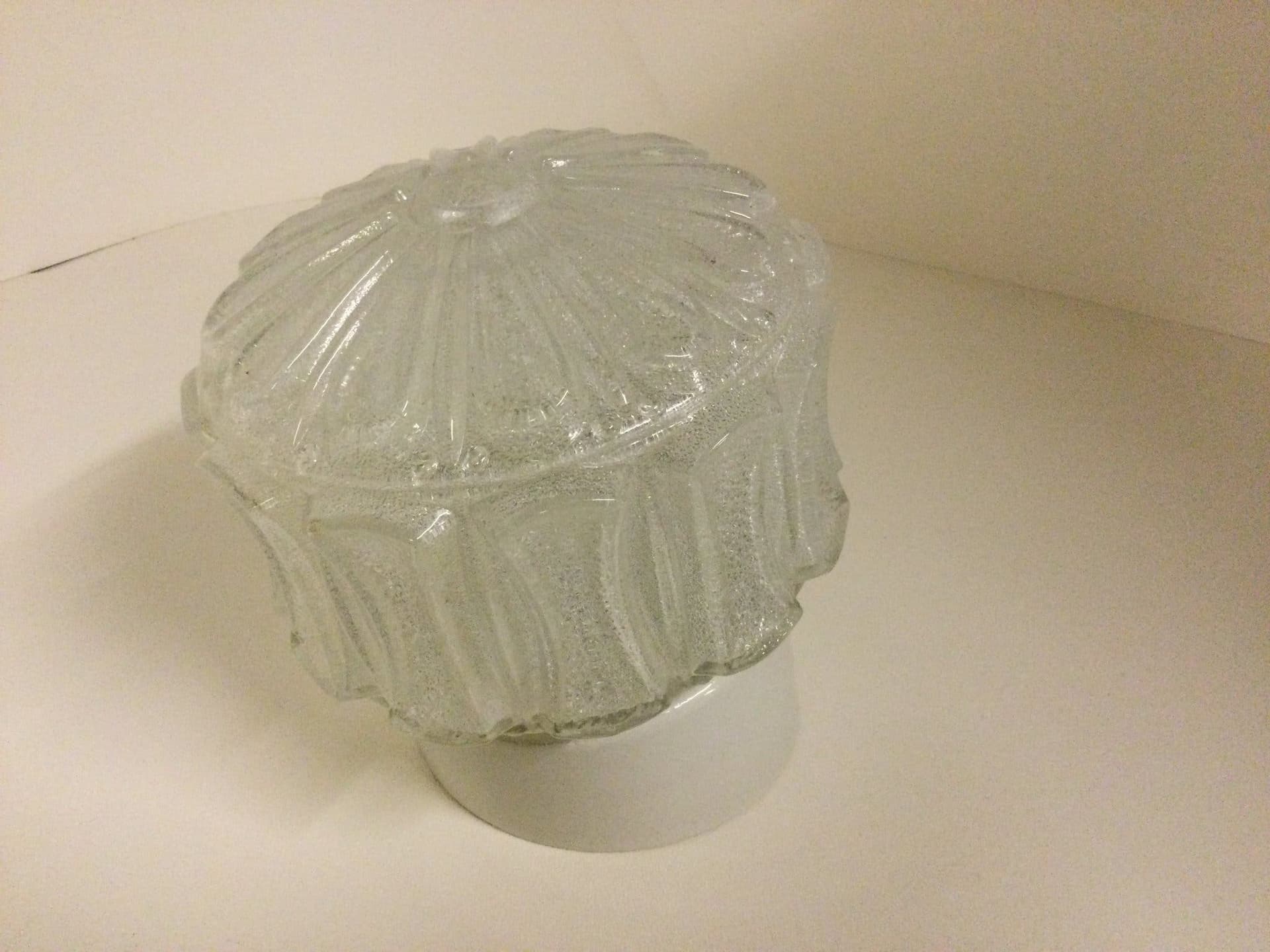 Ovanlig tak/vägglampa