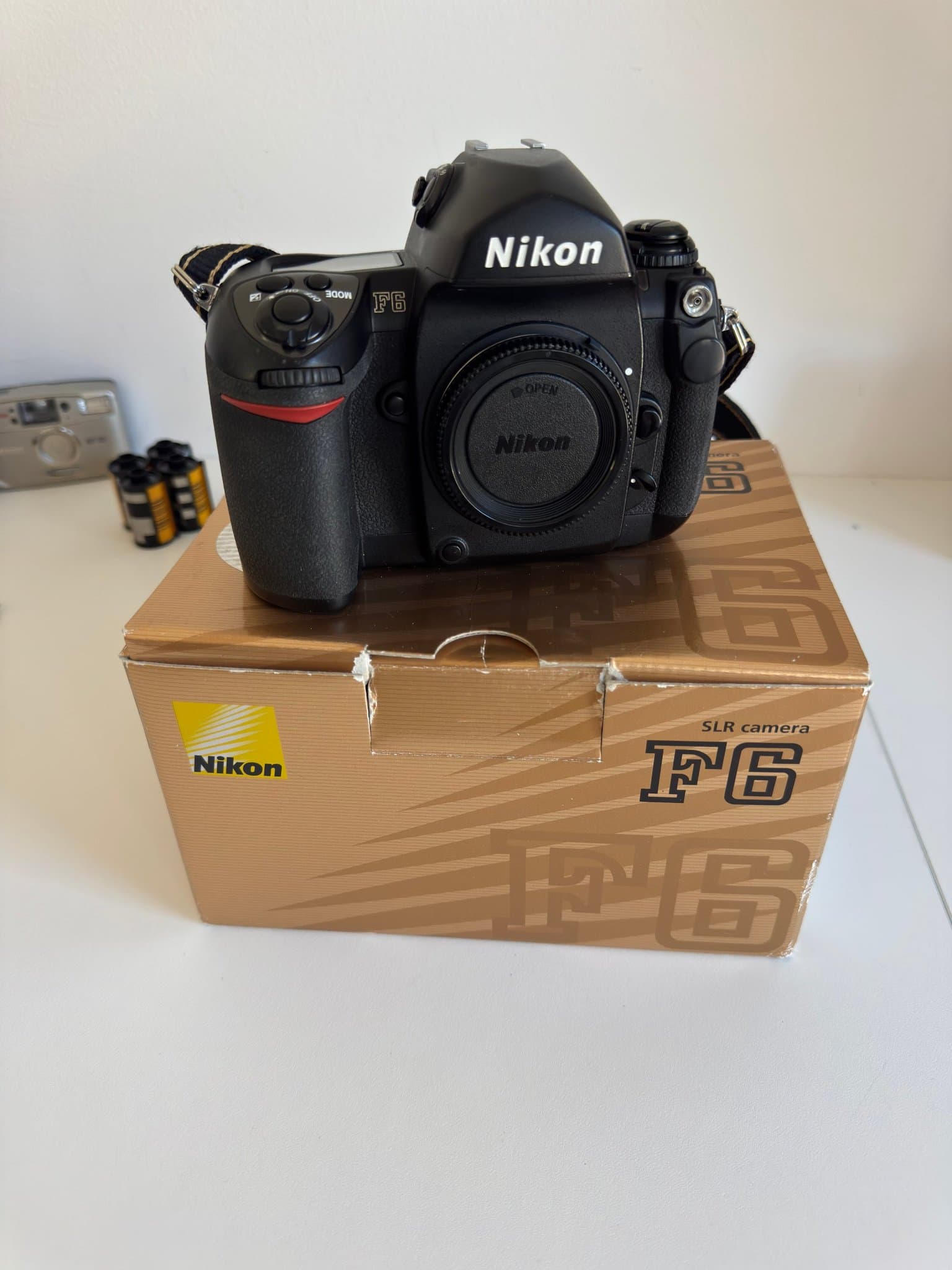 Nikon F6 35mm. Servad hos auktoriserad Nikon verkstad med originalkartong