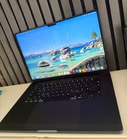 MacBook Pro 16” M5 Max 36GB / 2TB