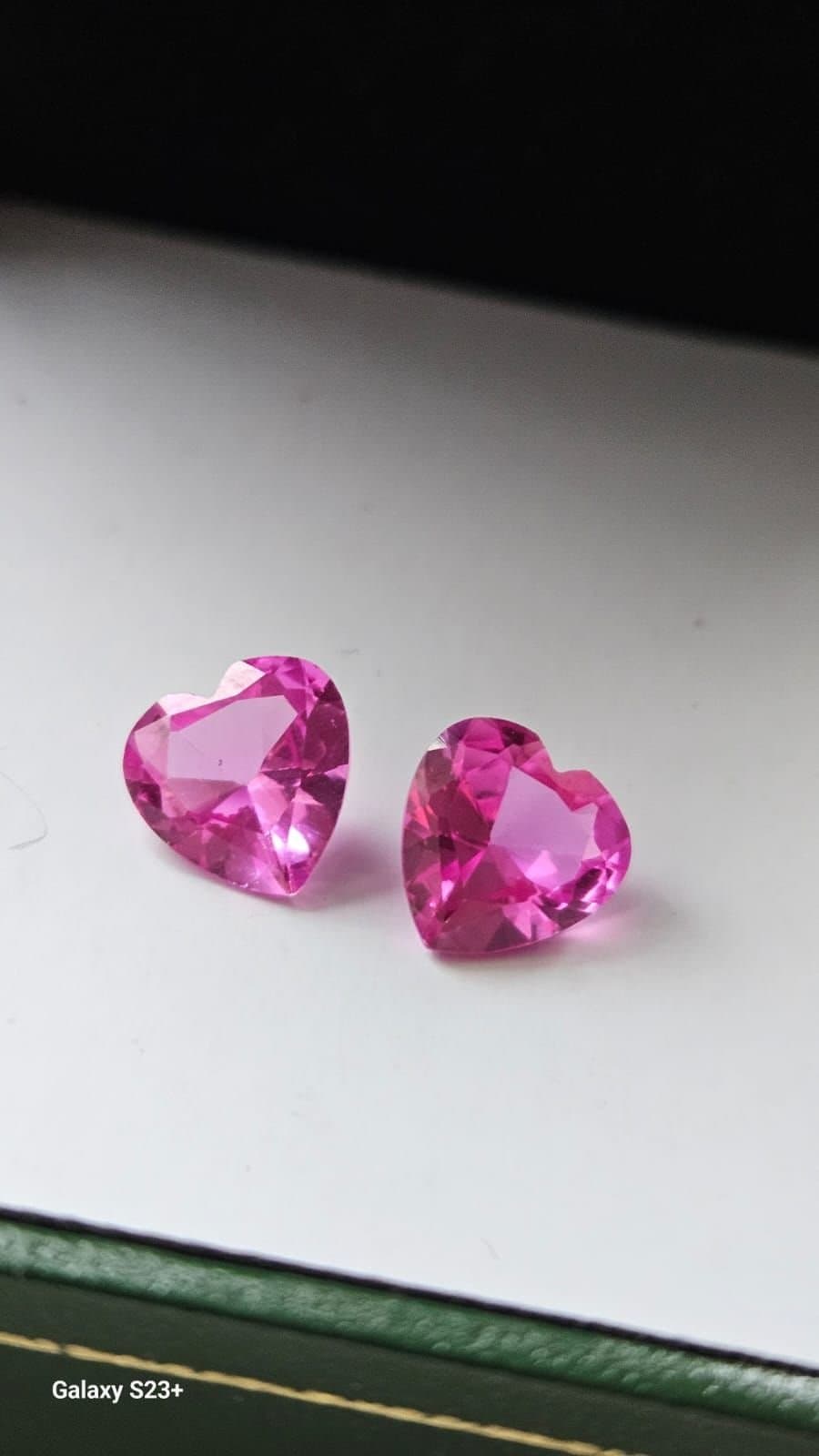 Rosa hjärtformade Safir 7,5Ct. ädelstenar