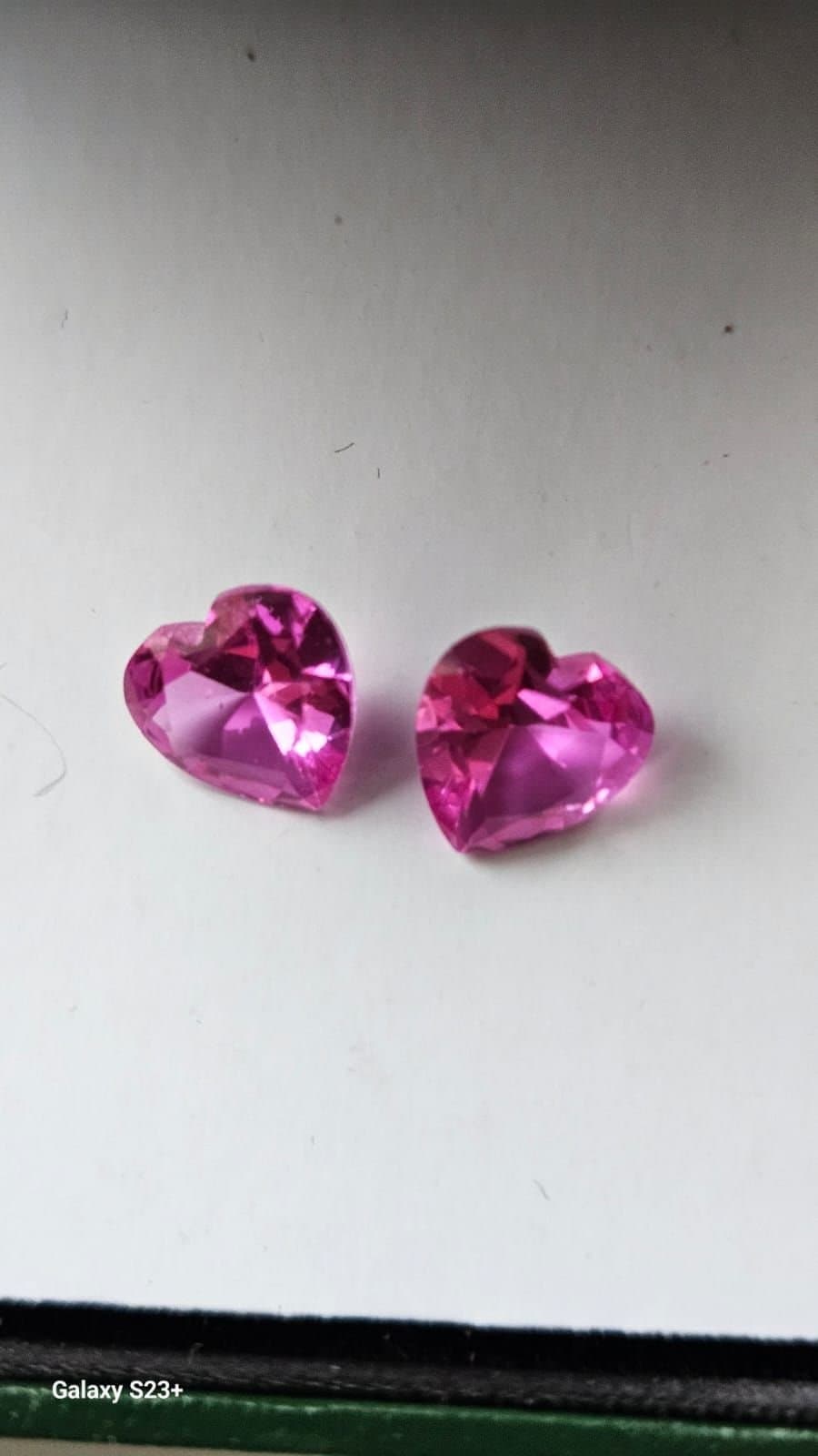 Rosa hjärtformade Safir 7,5Ct. ädelstenar